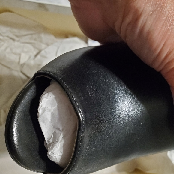 Marc Fisher. Leather Black booties Open toe size 91/2 W - Picture 5 of 10